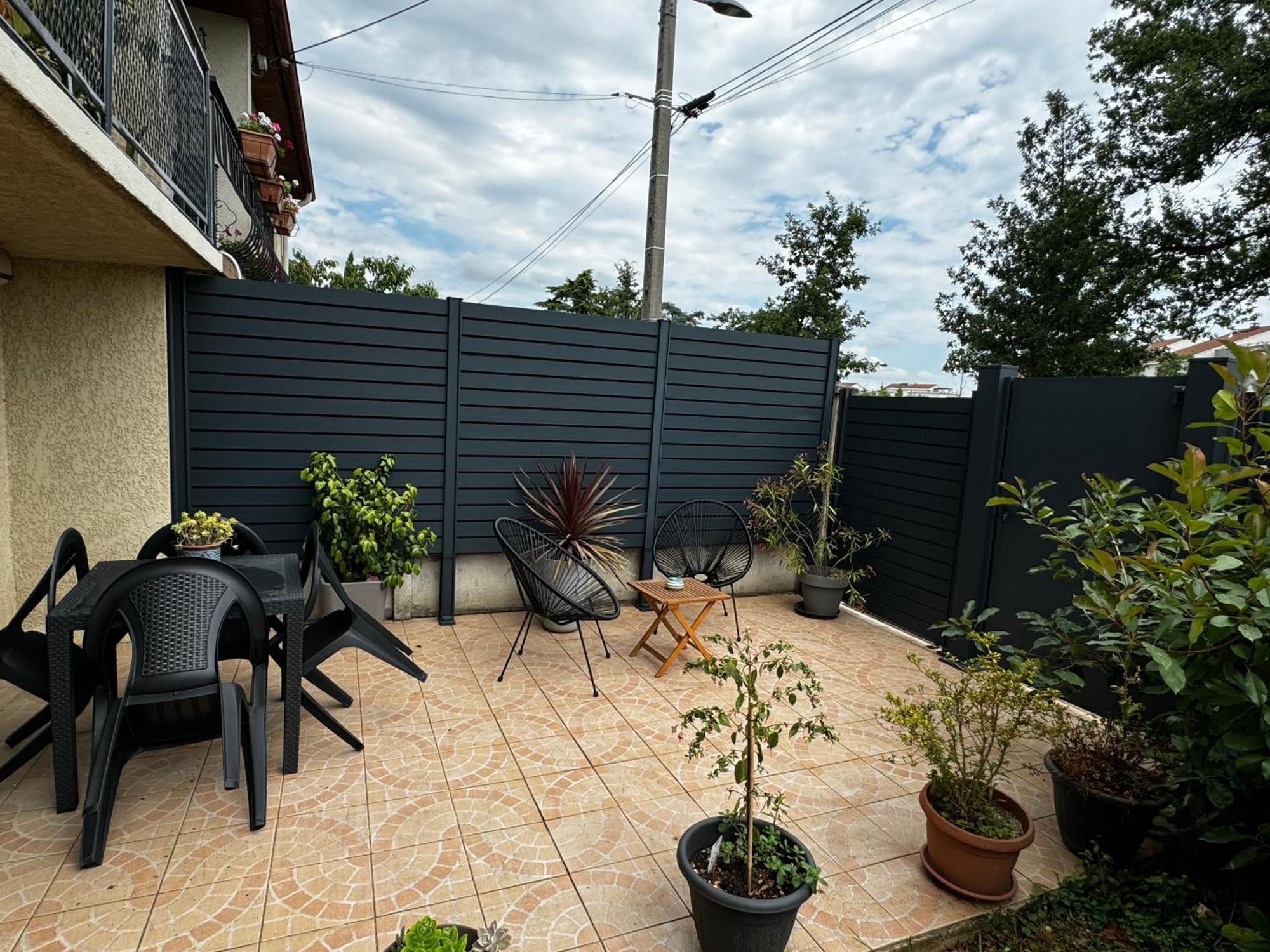 Au Calme Dans Maison En Rez De Jardin A 2,2 Kms Du Groupama Stadium Et Salle Ldlc Arena Мейзьє Екстер'єр фото